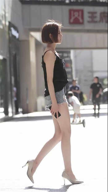 捡到一个小妖精小严哥