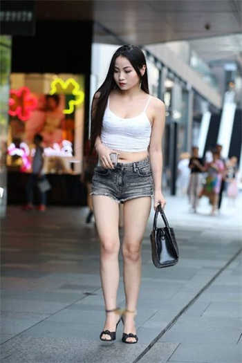 cf传情小小年龄