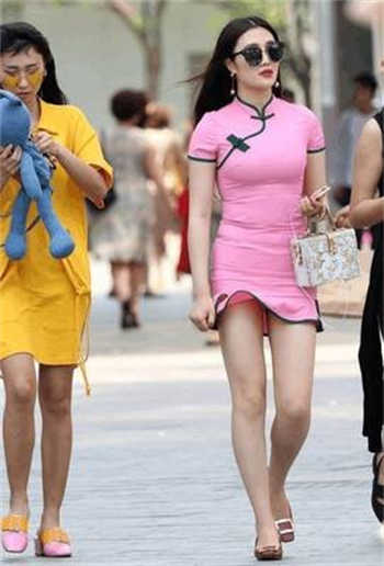 快乐的秘密室中文译