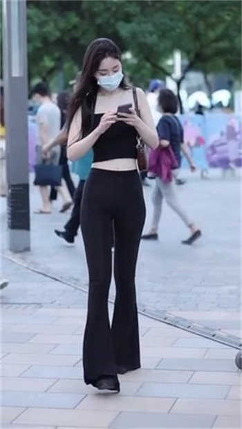 姐妹穿上自动拘束服