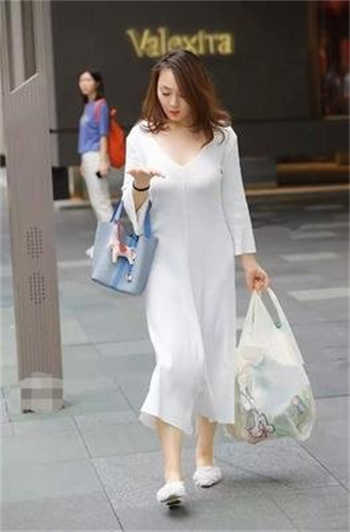 藏经阁美女直播