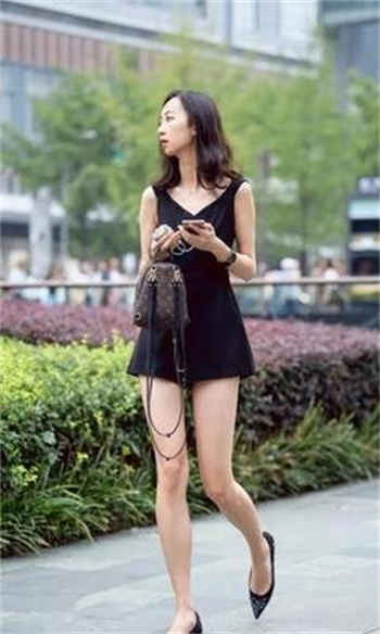 双手反绑戴口球图片