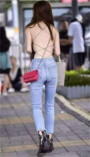 魔镜号哺乳期