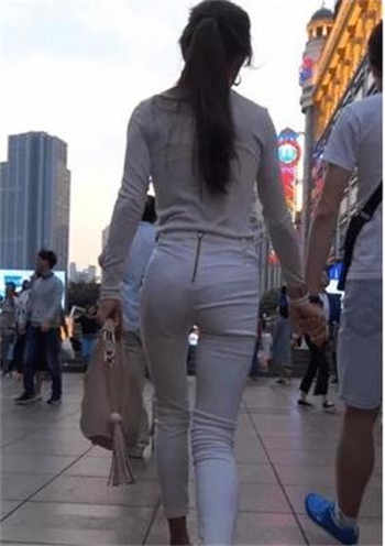 网红小媛挑战自我