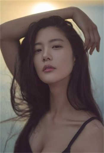 女主姓沈是个酒店大堂经理